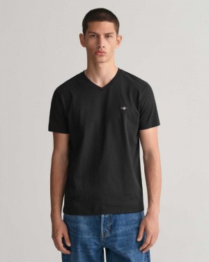 Gant Slim Fit Shield V-Neck Men's T-Shirt Black | VCHTN-8436