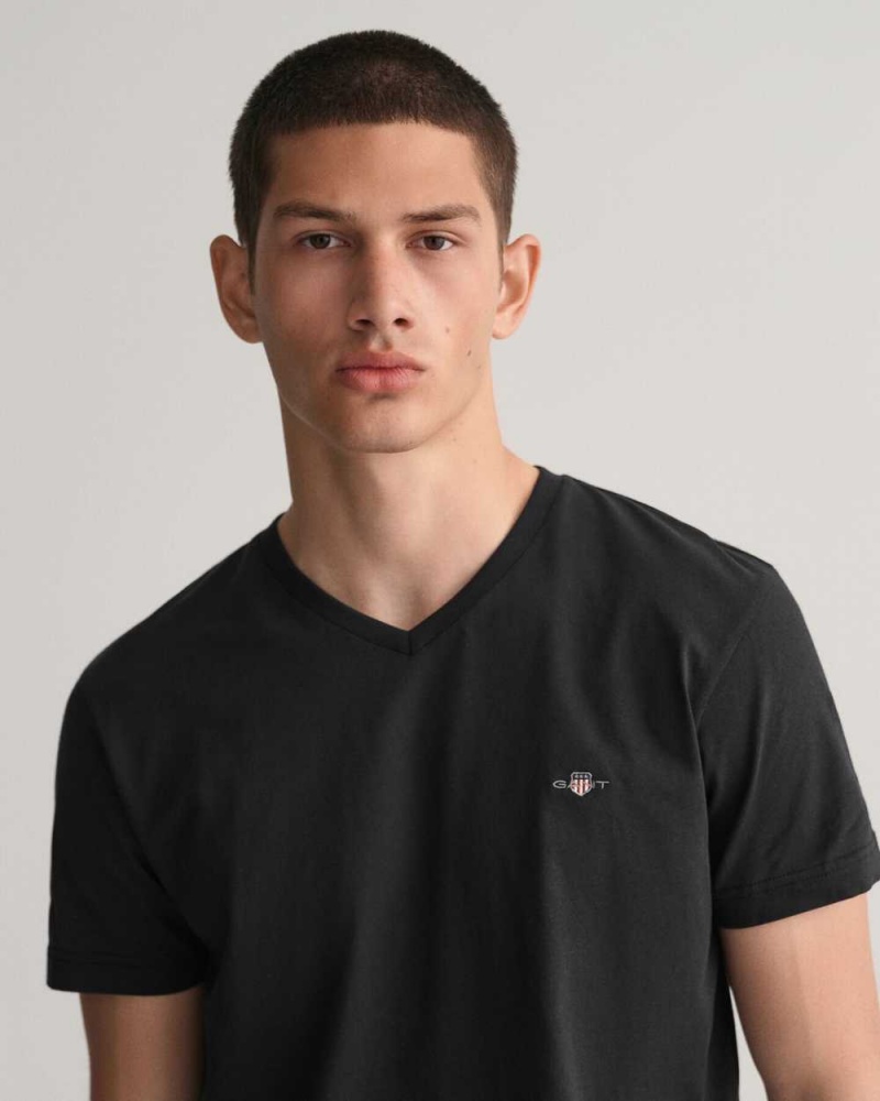 Gant Slim Fit Shield V-Neck Men's T-Shirt Black | VCHTN-8436